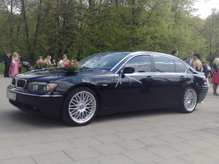 Prabangiu BMW 7 automobiliu nuoma vestuvems.