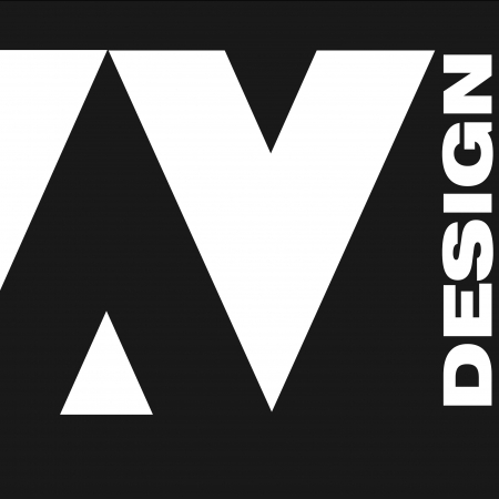 Rankų darbo kvietimai ir kiti dekoro elementai iš popieriaus.